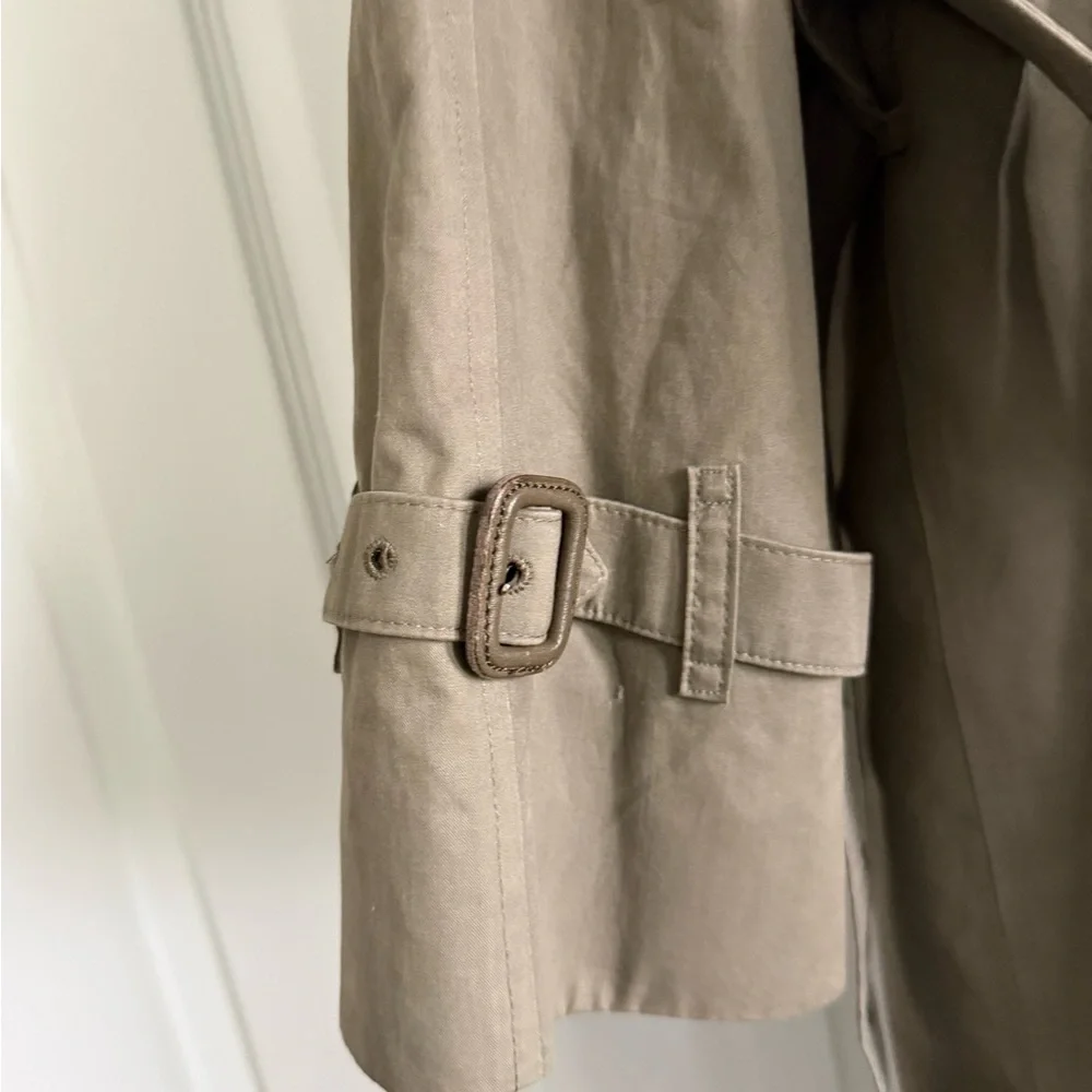 Vintage Burberry Trench Coat w zip-out wool lining and collar - Picture 5 of 8